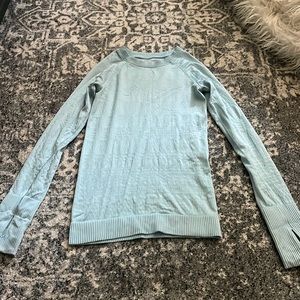 Light blue long sleeve Lululemon top / size 2 / good condition/ discontinued